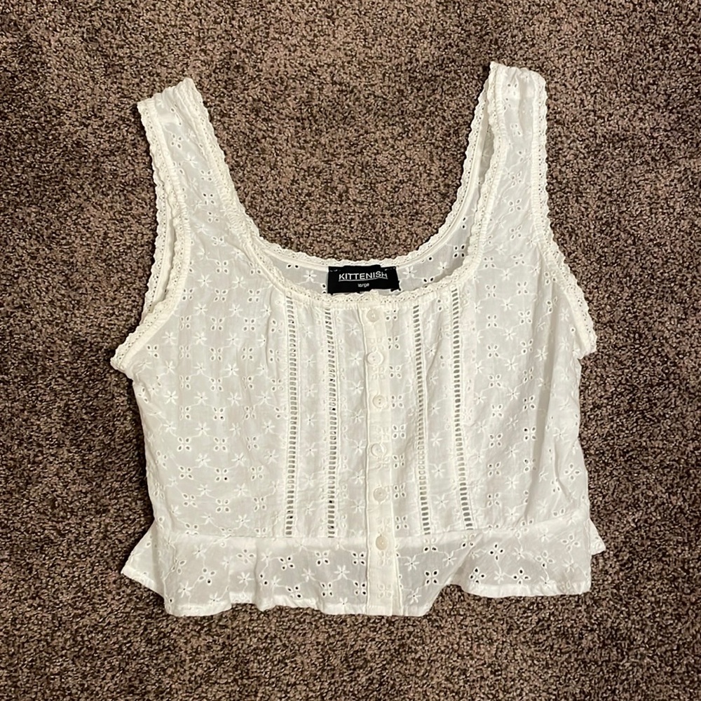 NWOT Kittenish Button Up Floral Lace Tank